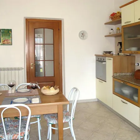 Appartement Locazione Turistica Casa Rondine - Bdm130